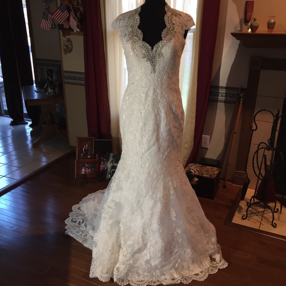 Allure Bridal Gown - Style 9318 - Ivory - Size 12